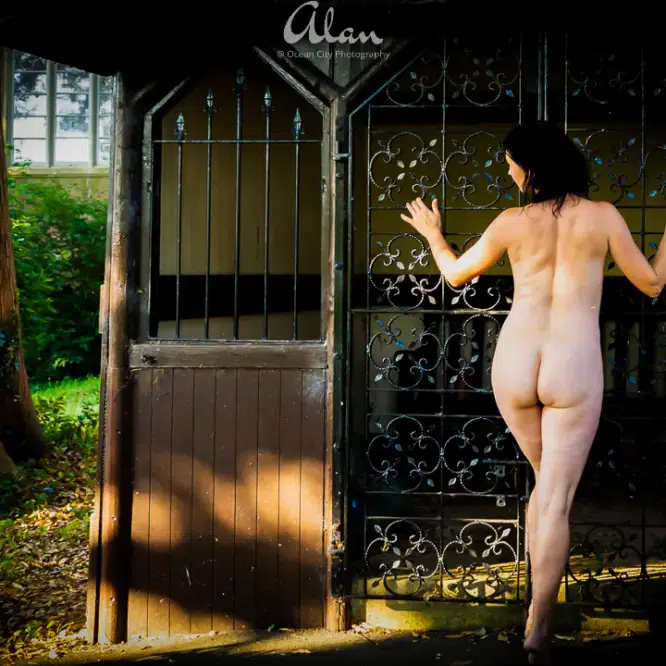 Backsides of the Bay – Anonymous Nude Photography in Torbay